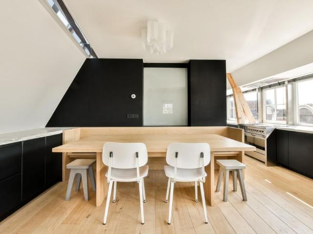 Te huur: Appartement Geldersekade 93 4 in Amsterdam