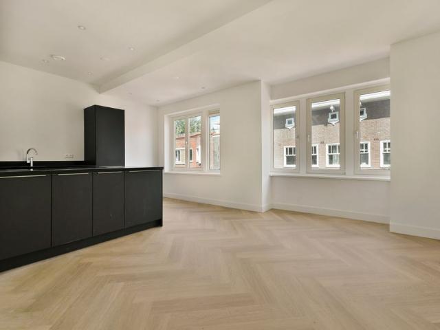 Te huur: Appartement Jan van Riebeekstraat 15 3 in Amsterdam