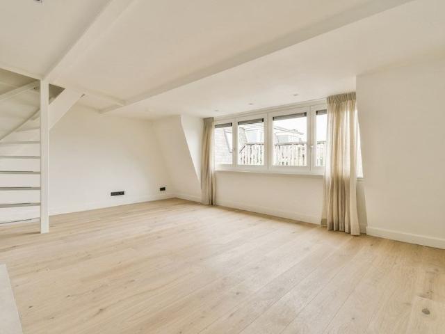 Te huur: Appartement Van Oldenbarneveldtstraat 5 4 in Amsterdam