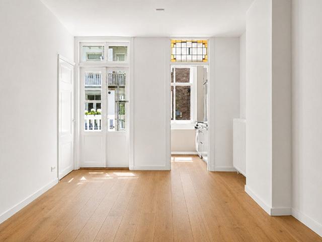 Te huur: Appartement Van Ostadestraat in Amsterdam