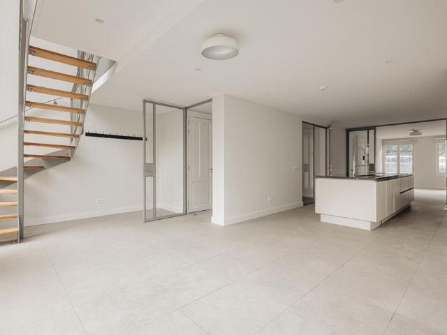 Te huur: Appartement Vossiusstraat 44 H in Amsterdam
