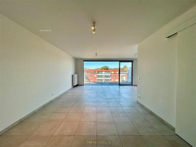 Te huur, energiezuinig 1 slaapkamer appartement met terras en kelder te Ronse
