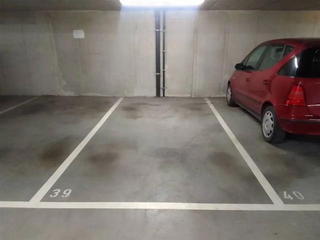 te huur Garagebox Elsene