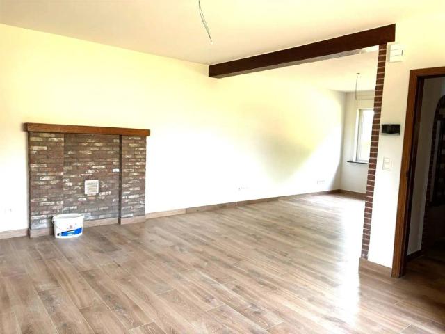TE HUUR: Gerenoveerde woning met 3 slaapkamers te Paal!