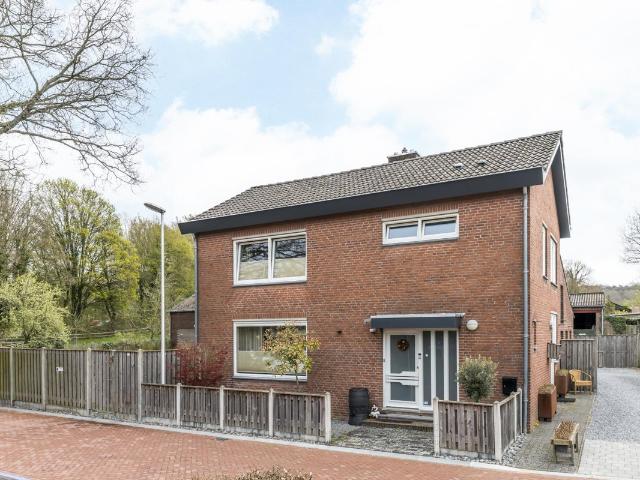 Huis te huur Benzenrade 1 in Heerlen voor € 1.475