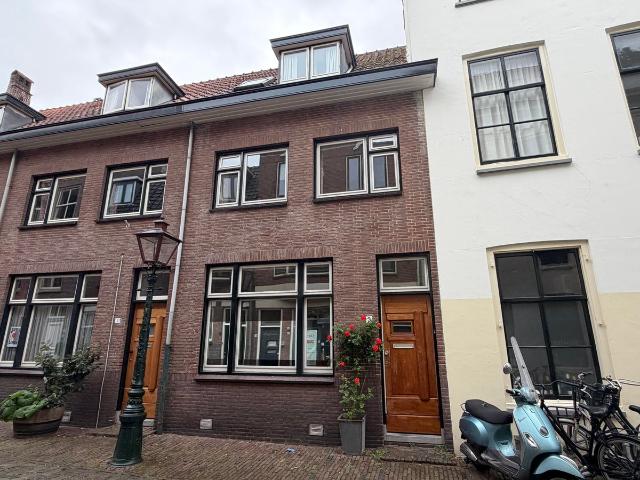 Huis te huur Beschuitsteeg in Leiden voor € 2.795