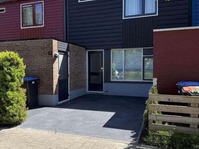Huis te huur Dollardstraat in Lelystad voor € 2.700