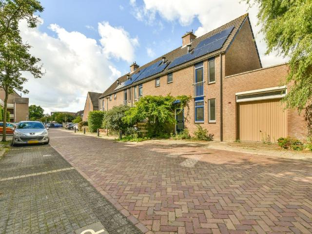 Huis te huur Nicolaas Damesstraat 11 in Sassenheim voor € 1.700