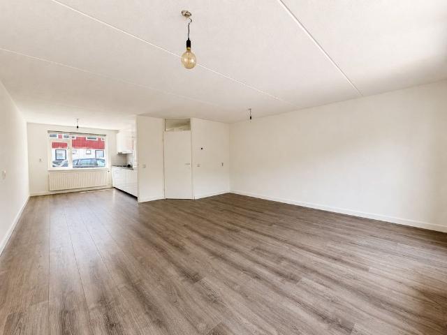 Te huur: Huis Steven Vennecoolstraat in Almere