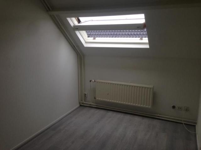 Per direct beschikbaar in het centrum van Roosendaal: een 2 kamer appartement