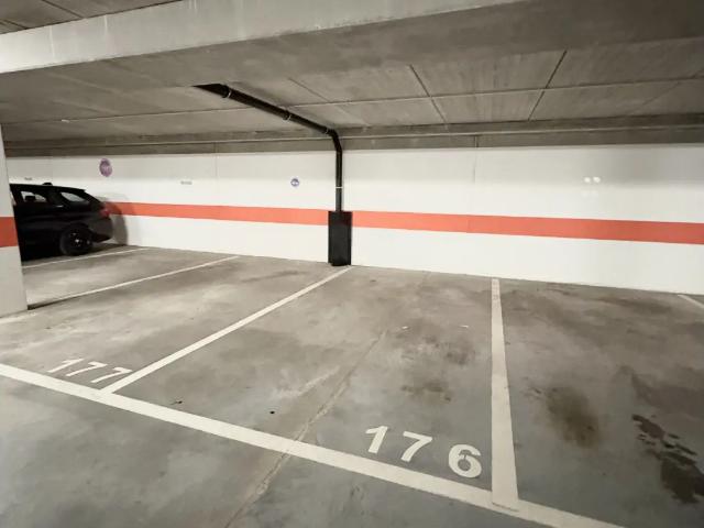 te huur Parking Elsene