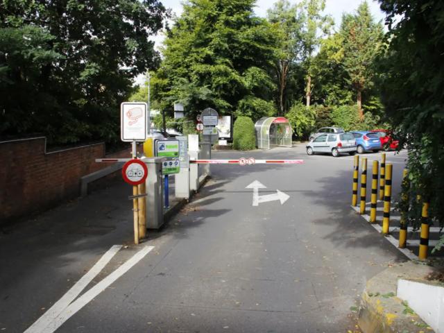 te huur Parking Ukkel