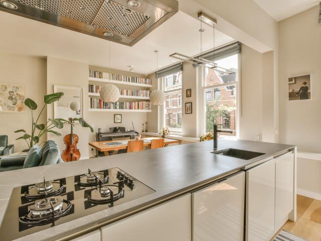 Onder bod: Roemer Visscherstraat 14 2, 1054 EX Amsterdam | VVA