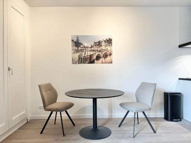 Te huur: Studio Lutonhof in Amsterdam