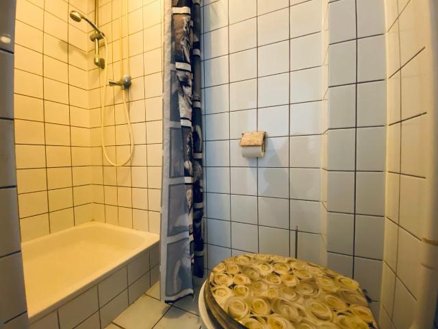 Te huur: Studio Marconistraat 96 kamer 5 in Den Haag