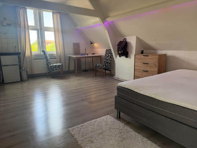 Te huur: Studio Schiedamseweg in Rotterdam