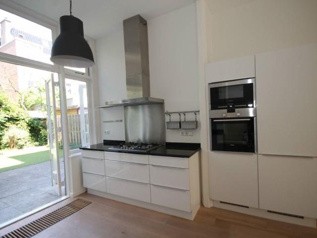 Te huur: Snelliusstraat, 2517 RH Den Haag Snelliusstraat, 2517 RH Den Haag | The Real Estate Company