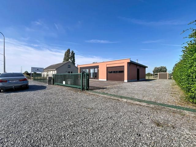 Te huur: TWEE SLAAPKAMER BUNGALOW TE LIEVEGEM! Lievegem 9930 Solvas