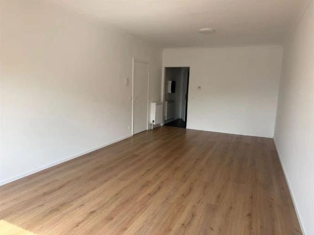 TE HUUR: Vernieuwd appartement met 2 slaapkamers te Beringen!
