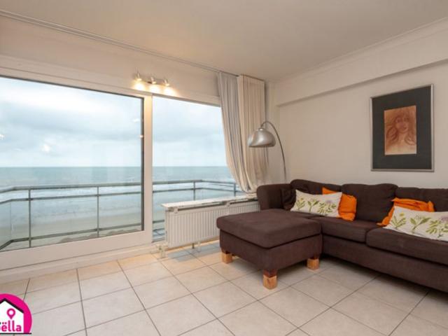 TE KOOP APPARTEMENT MET FRONTAAL ZEEZICHT TE WESTENDE