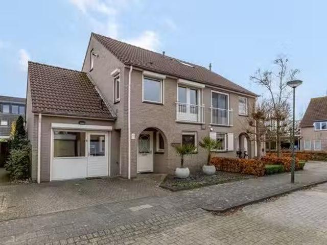 Te koop: Bieslook 63, 5063 EB Oisterwijk Bieslook 63, 5063 E.