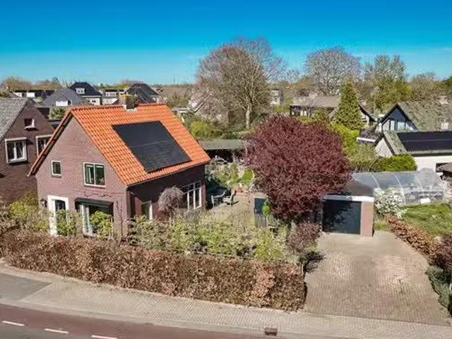 Te koop: Doctor A. Kuyperweg 4A, 4153 XB Beesd Charmant vrij.