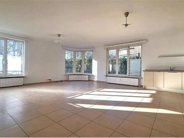 te koop Gelijkvloers Schaarbeek