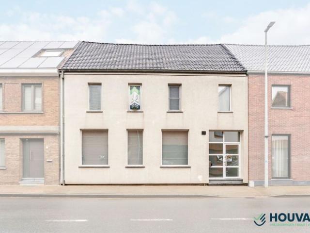 Te koop – Gerenoveerde energiezuinige rijwoning te Klerke.