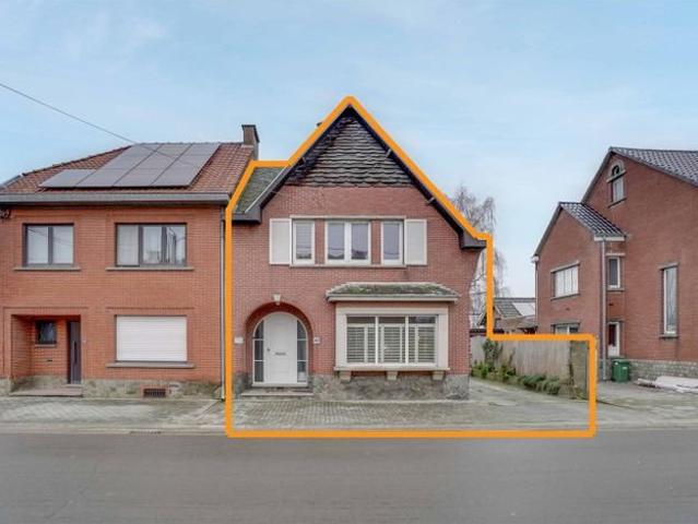 Te koop: Landelijk gelegen woning met grote garage / hobb.