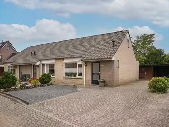 Te koop: Pastoor J. van Hovestraat 43, 4153 XT Beesd Gelijkv.