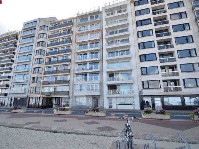 Te Koop: Prachtig Appartement op de Zeedijk in Heist