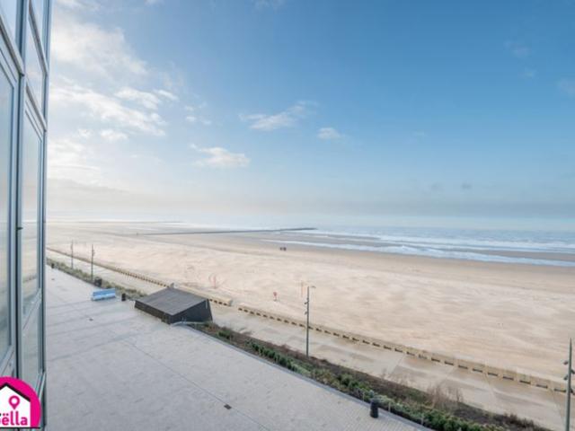 Te koop: Ruim appartement met frontaal zeezicht!