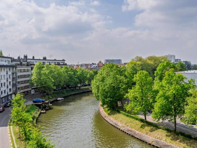 Te koop: Ruim appartement met Leiezicht in Gent