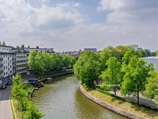 Te koop: Ruim appartement met Leiezicht in Gent
