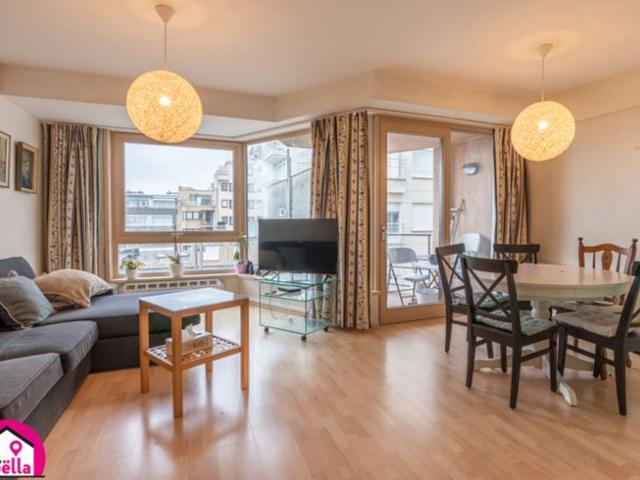 TE KOOP RUIIM APPARTEMENT MET ZIJDELING SZEEZICHT TE WESTEND