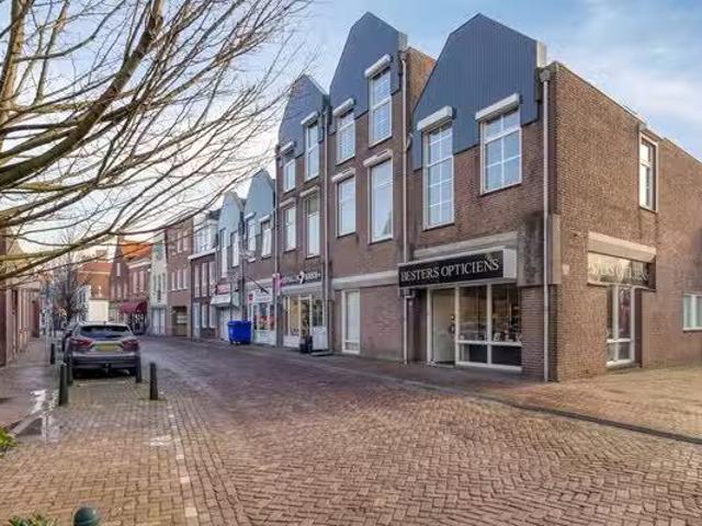 Te koop: Raadhuisplein 11, 4671 DA Dinteloord Raadhuisplein.