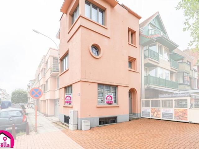 TE KOOP UNIEK EN AUTHENTIEKE GERENOVEERDE VILLA TE WESTENDE