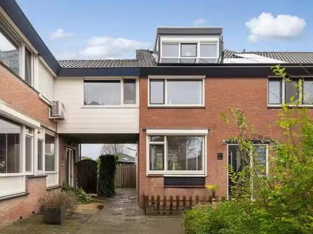 Te koop: Zuilenburg 63, 3328 VB Dordrecht Zuilenburg 63, 332.