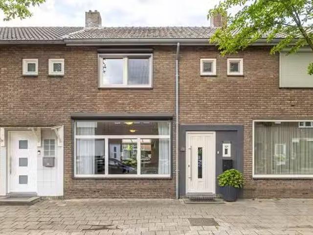 Te koop: Zonstraat 12, 6161 VG Geleen Zonstraat 12, 6161 VG.