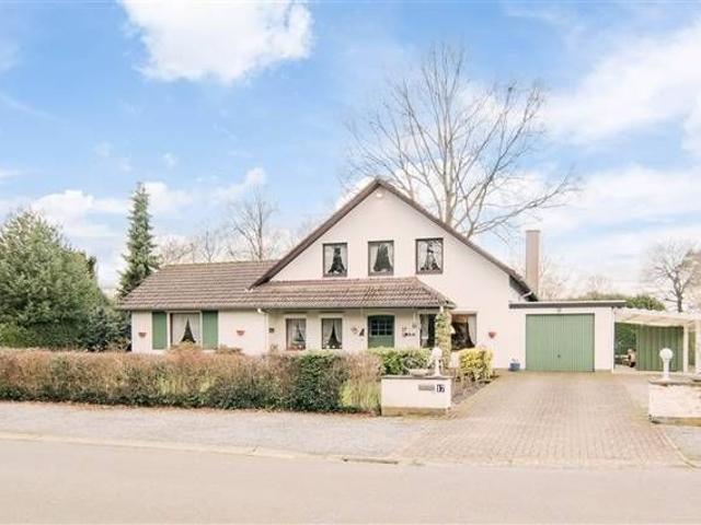 Te moderniseren villa op charmant perceel van 12are