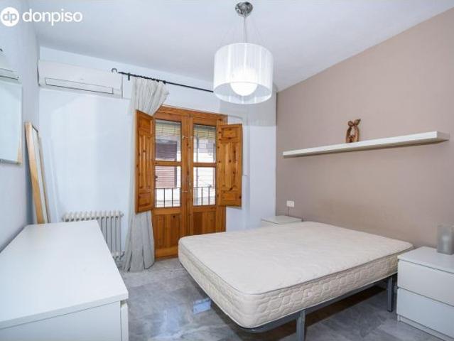 Te presentamos esta magnífica vivienda ubicada en zona Triunfo, cerca del Hopital Real