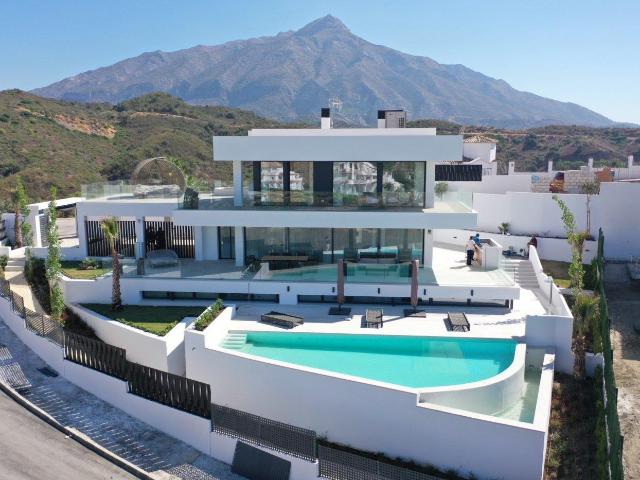 Te presentamos esta villa de lujo perfecta, es una propiedad. 440m² Marbella