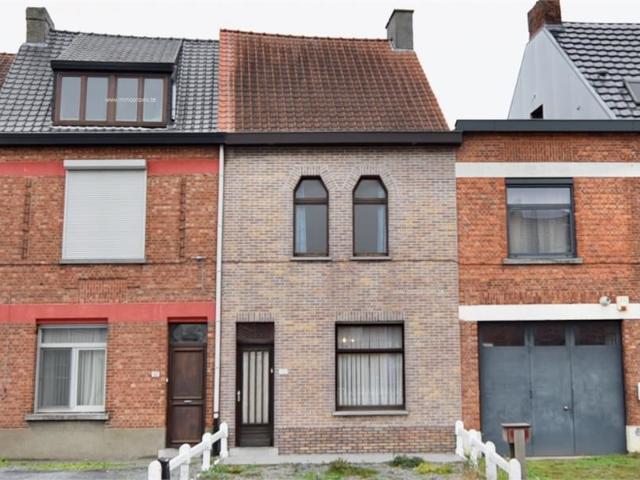 Te renoveren charmante rijwoning met 2 slpk en grote tuin voor 179.000 EUR