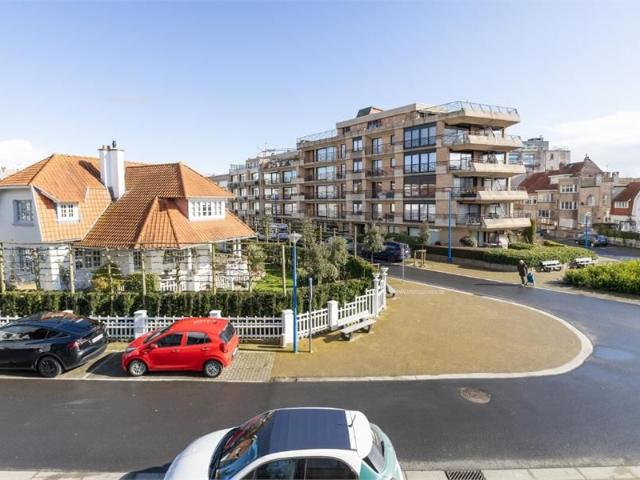Te renoveren appartement in hartje Koksijde!