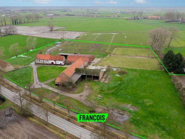 Te renoveren boerderij gelegen op een terrein van 5,3 hecta…