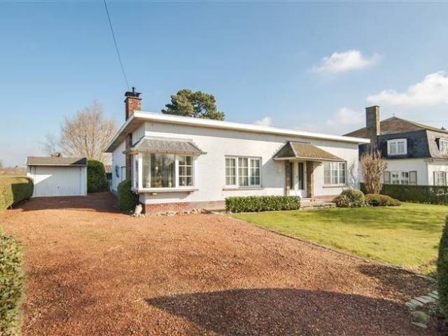 Te renoveren bungalow met 2 slpk