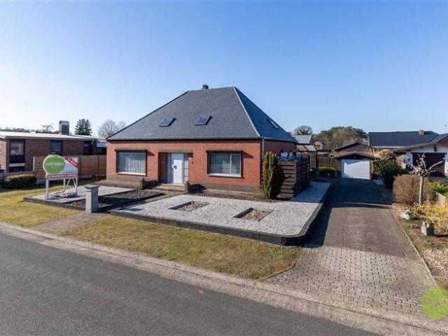 Te renoveren gezinswoning met 6 slaapkamers in Ham