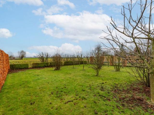 Te renoveren gezinswoning met landelijk uitzicht in Torhout