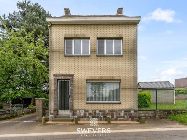 Te renoveren gezinswoning op Z perceel van 9a97ca vlakbij S