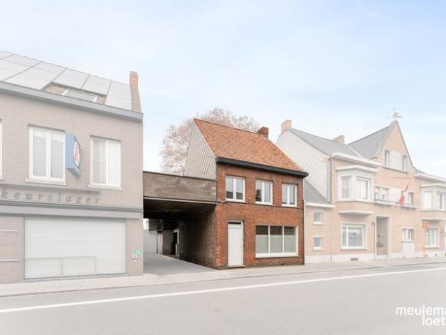 Te renoveren gezinswoning in centrum